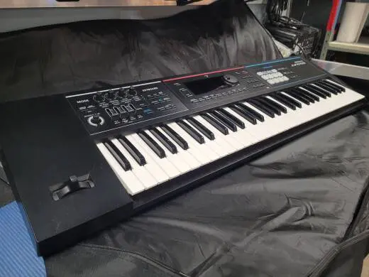 Store Special Product - Roland - JUNO-DS 61